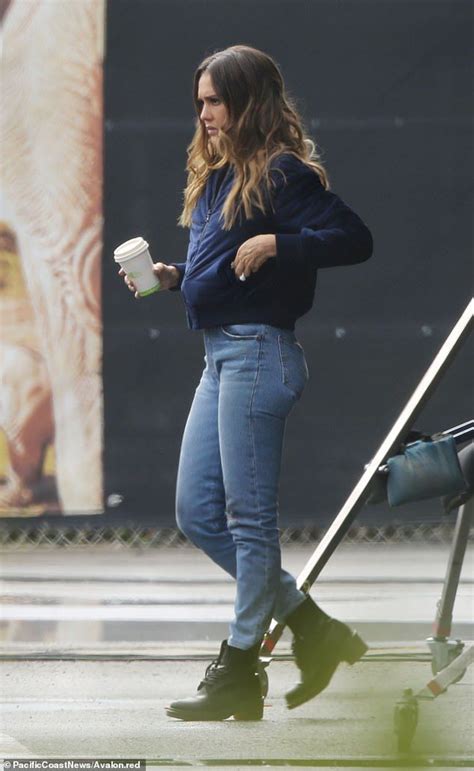 Jessica Alba Shows Off Her Jean Ius Style As She Rocks Tight Denim