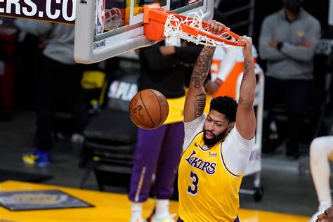 Anthony Davis Double Double Carries Los Angeles Lakers Over Phoenix Suns The Independent
