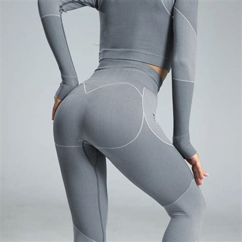 2019 New Seamless Yoga Clothes Set With Bouncy Fabric Women Long Sleeve