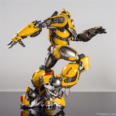 3a Dlx Bumblebee In Hand Early Look Photo Review Transformers News