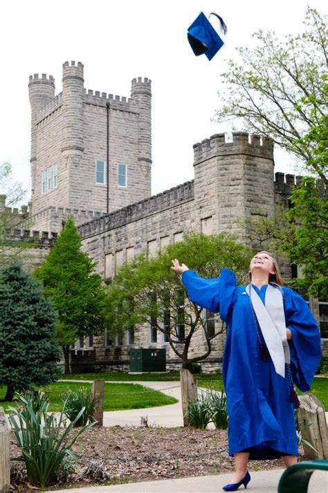 Eiu Graduate At Old Main Eastern Illinois University Graduation Olds