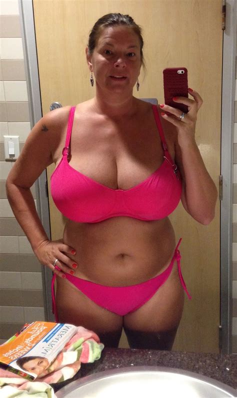 Canadian Escort Carrie Moon Few Selfie Pics And A Wee Hot Sex Picture