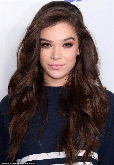 To play nebula in 'guardians of the galaxy', the scottish woman shaved her head. Pin on Style inspiration - Hailee Steinfeld