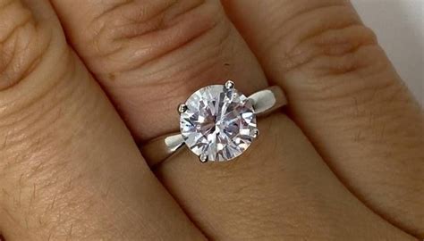 4 Tips For Choosing Fake Engagement Rings That Look Real A Fashion Blog