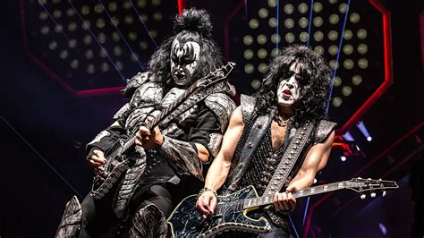 Kiss Announce Kiss 2020 Goodbye Livestream New Year S Eve Concert