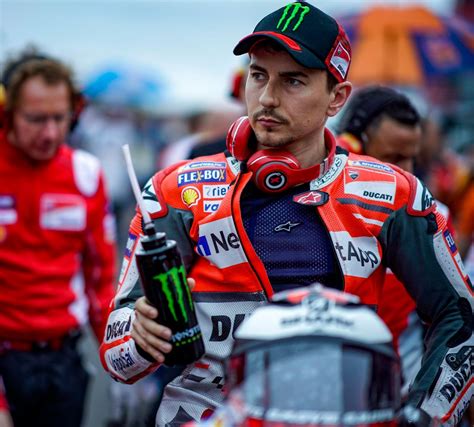 Motogp Lorenzo Pode Ir Para A Suzuki Em 2019 Motociclismo Online