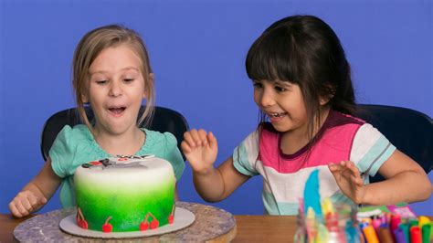 Watch Skyla And Alyssa Describe Their Glittery Dream Cake Most