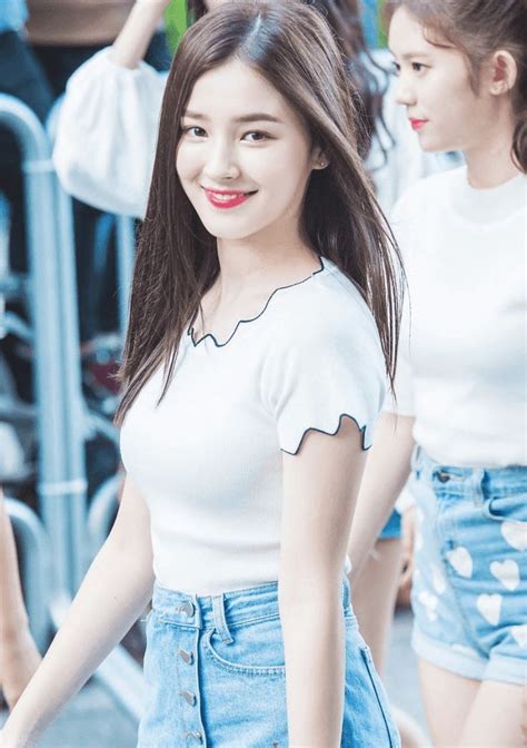 57 photos of nancy momoland showing her beautiful body shape and pretty face nancy momoland