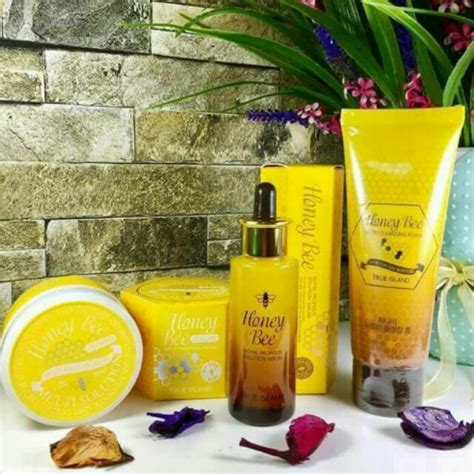Bee yü is a natural skincare range formulated in new zealand. HONEY BEE VENOM SKINCARE ORIGINAL NAFURA 3IN1 | Shopee ...