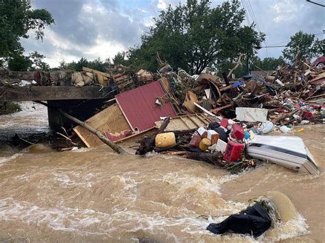 Usa Death Toll Rises In Tennessee Floods Over 20 Still Missing