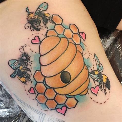 21 Bee Tattoo Designs Cherrycherrybeauty Bee Tattoo Tattoo Designs
