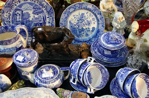 Cirencester Antiques And Collectables Market Every Friday
