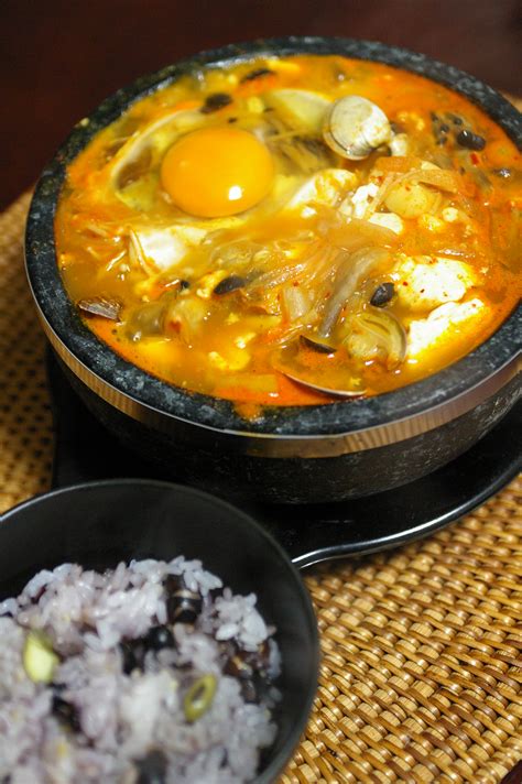 File:Korean.food-Sundubu.jjigae-01.jpg - Wikipedia