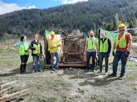 60 Volunteers Remove Over 7000 Pounds Of Trash From Kootenay Lake