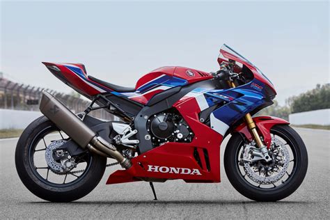 The instrument cluster in the 2019 cbr1000rr displays a 'w' function alongside the engine braking, power and hstc (honda. Honda CBR1000RR-R Fireblade SP Priced at €27,000 in Europe ...