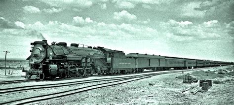 Southern Pacific Apache Passenger Train Stopped Near Tem Flickr