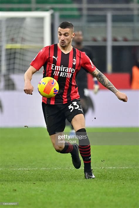 News Photo Rade Krunic Of Ac Milan Controls The Ball During