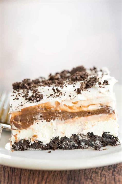 Layer this on top of your oreo crust and then make the pudding of your choice. No Bake Oreo Layer Dessert | Recipe | Oreo layer dessert ...