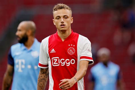 Ajax speelt tegen valencia met noa lang en edson alvarez. Official: Noa Lang leaves Ajax for Club Brugge - All about ...