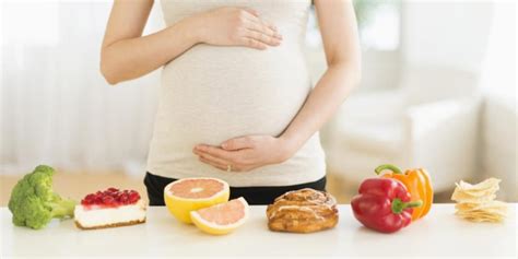 Ketika hamil, tubuh wanita membutuhkan besi ekstra guna menyalurkan oksigen ke janinnya. 12 Pantangan Makanan Ibu Hamil Trimester Pertama yang ...