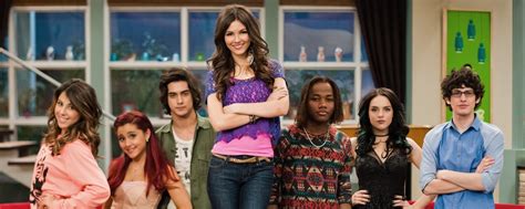 Nickalive The Stars Of Victorious Celebrate 7yearsofvictorious