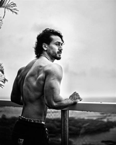 Siliconeer Tiger Shroff Flaunts Sexy Back B Town Friends And Fans