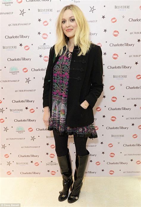 Fearne Cotton Displays Slim Legs In Mini Dress And Knee High Boots Fearne Cotton Printed Mini