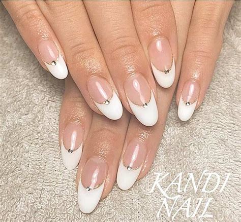 One can find thousands of french nails designs patterns that suit every occasion. 31 Elegant Wedding Nail Art Designs | Page 2 of 3 | StayGlam