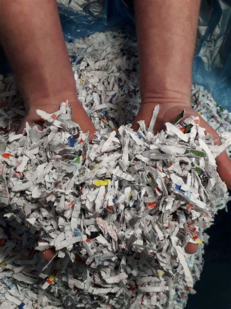 Newspaper Shredded Crosscut - 100% Recycled - 20kg Bale - Cardboard ...