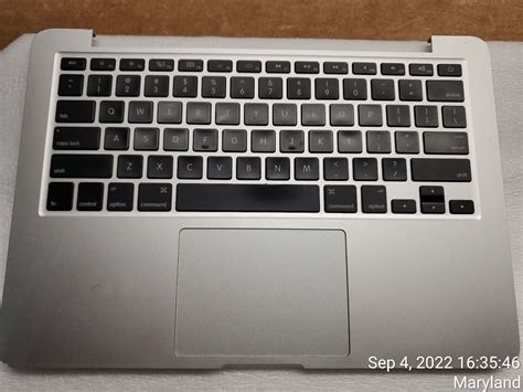 Apple Macbook Pro 13 A1502 2013 Palmrest Keyboard Battery Used Ebay