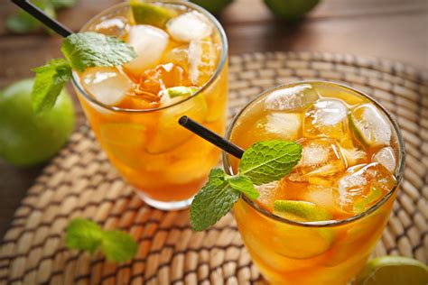 Salah satu cara untuk merawat jantung agar tetap sehat adalah dengan menjaga makanan untuk penderita jantung koroner dan minuman yang aman dikonsumsi. Tak Bikin Perut Perih, Ini 6 Jenis Minuman Sehat untuk ...