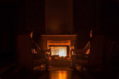 4 Movies With Iconic Fireplace Scenes