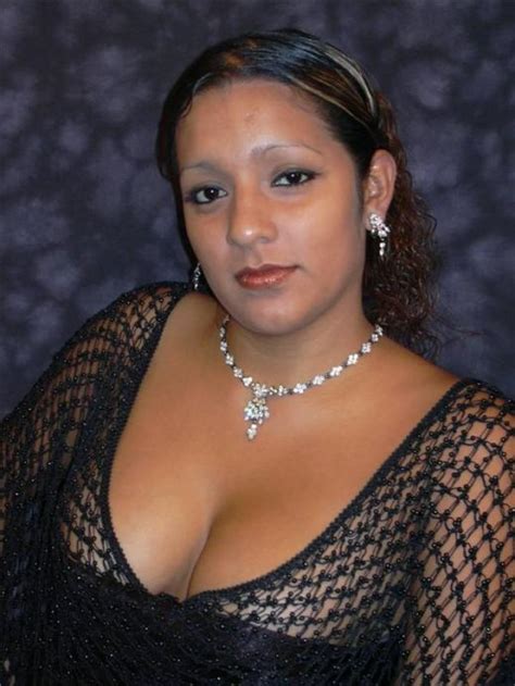 Desi Hot Indian Girl The Great Indian Cleavage Show