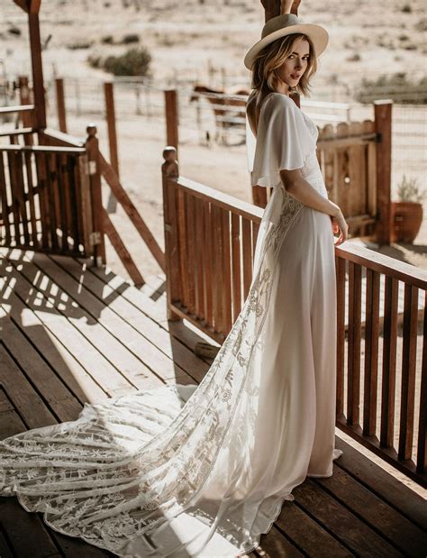 The 20 Best Boho Wedding Dresses For 2021 Green Wedding Shoes