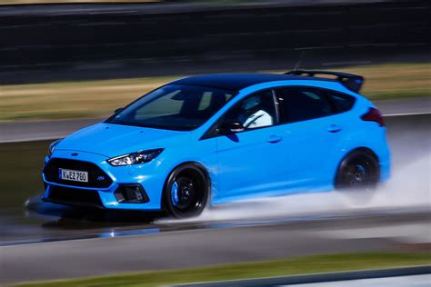 New Ford Focus Rs Edition 2017 Review Auto Express