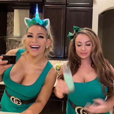 Wwes Natalya Neidhart And Sister Jenni Reveal Their Shammy Shakes In