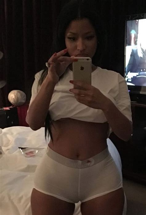 Nicki Minaj Poses In Meek Mills Tighty Whities For Epic Underwear Selfie Global Grind Scoopnest