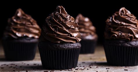 Simple Chocolate Cupcakes Wife Mama Foodie