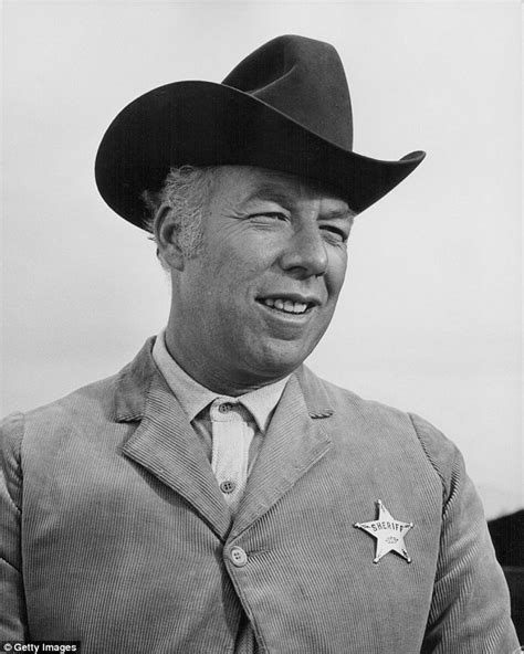 Cool Hand Luke Oscar Winner George Kennedy Has Died At 91 Daily Mail