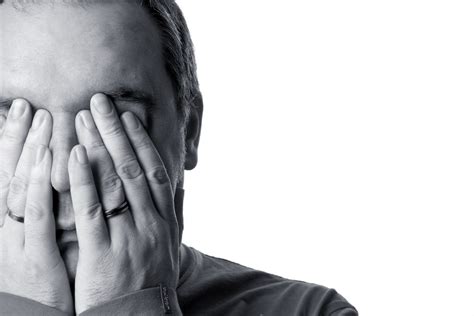 La rumiación de pensamientos: ¿Por qué nos empeñamos en complicarnos?