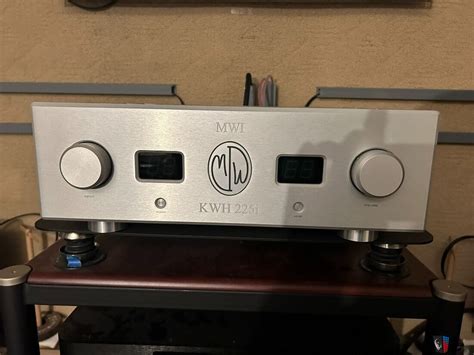 Modwright 225i Hybrid Integrated Wphono Option Silver Includes 2pr Addl Tubes Photo