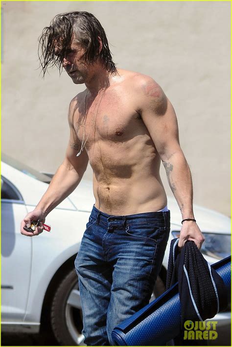 Colin Farrell Strips Off His Sweaty Shirt After Hot Yoga Class Photo