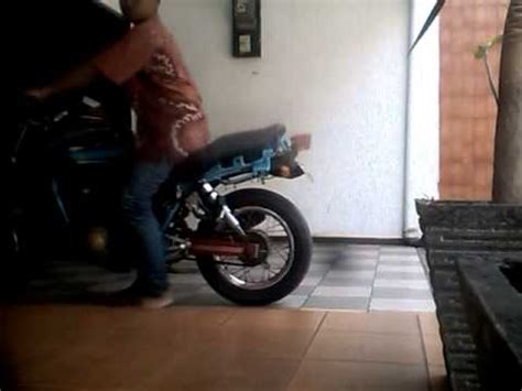 Mio ini pake karbu vacum, coba cek karet membrannya om. Mio Pake Karbu Supra : Modifikasi Motor Mio Pakai Karbu Supra X 125 Rosaemente Com : Satu lagi ...