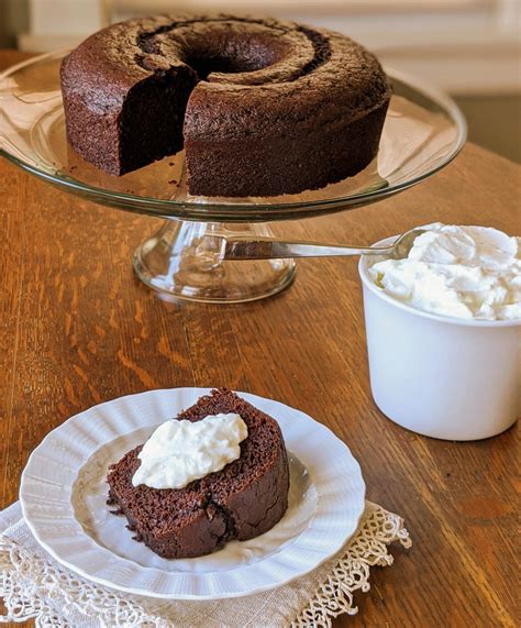 A Seriously Simple Chocolate Guinness Cake with Seriously Grownup ...