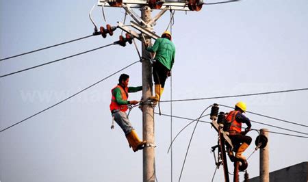 Humas pln bojonegoro, widhiyanto mengatakan dari aspek kesiapan pasokan listrik, khusus bojonegoro, lamongan dan tuban, pln memiliki daya yang cukup untuk mendukung pelaksanaan unbk. Teknisi Listrik Pln Bojonegoro : Bisa dengan cara online, sms maupun telepon call center pln 123 ...