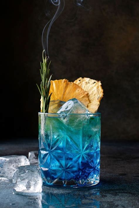 17 Best Blue Cocktails Insanely Good