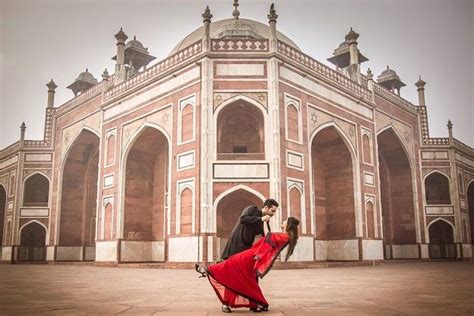 31 Awe Inspiring Couple Poses For Pre Wedding Photography Images