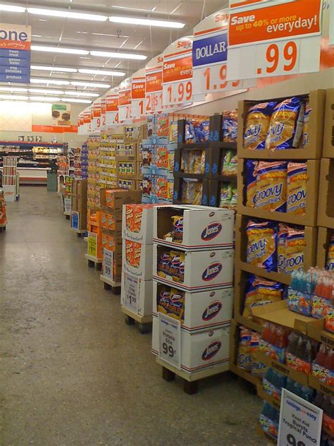 I noticed as i went in to the keyser savealot that the grocery carts wasn't being disinfected. Save-A-Lot Food Stores Office Photos | Glassdoor