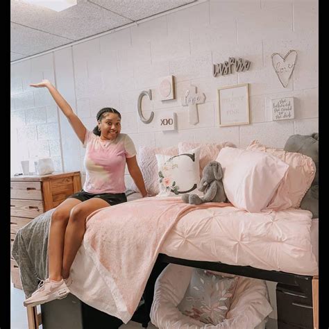 Pink Theme College Girl Dorm Room In College Dorm Room Decor Dorm Room Designs Dorm