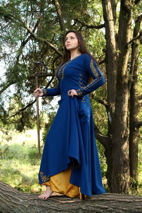 medieval dress elven dress fantasy dress larp costume princess etsy robe celtique la mode